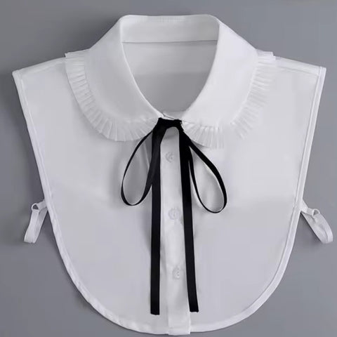 Faux col de chemise ou chemisier - col rond volant plissé et rosette noire