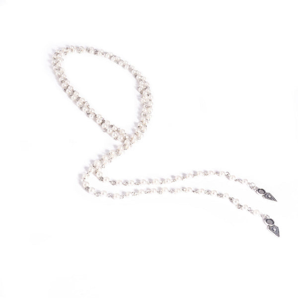 Collier grande longueur Fashion mode - petites perles noires ou blancs