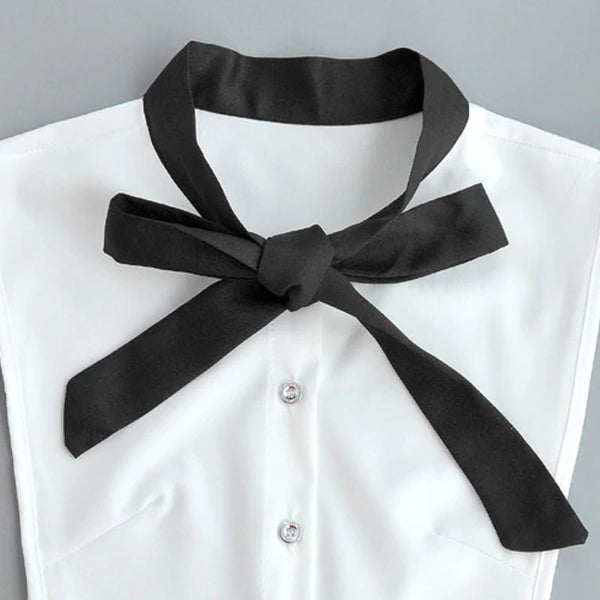 Faux col de chemise ou chemisier et rosette