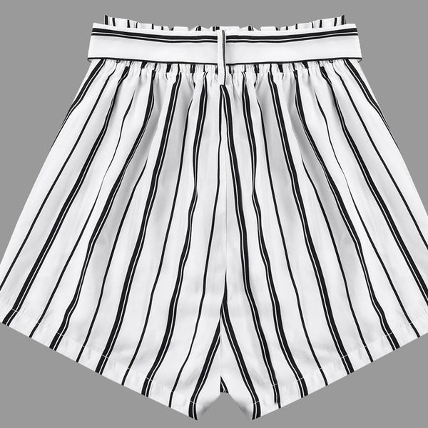 Short mode rayures - Taille froncée et ceinture assortie nouée en rosette